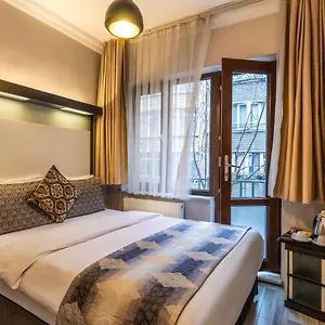 3* Hotel The Legend Platine
